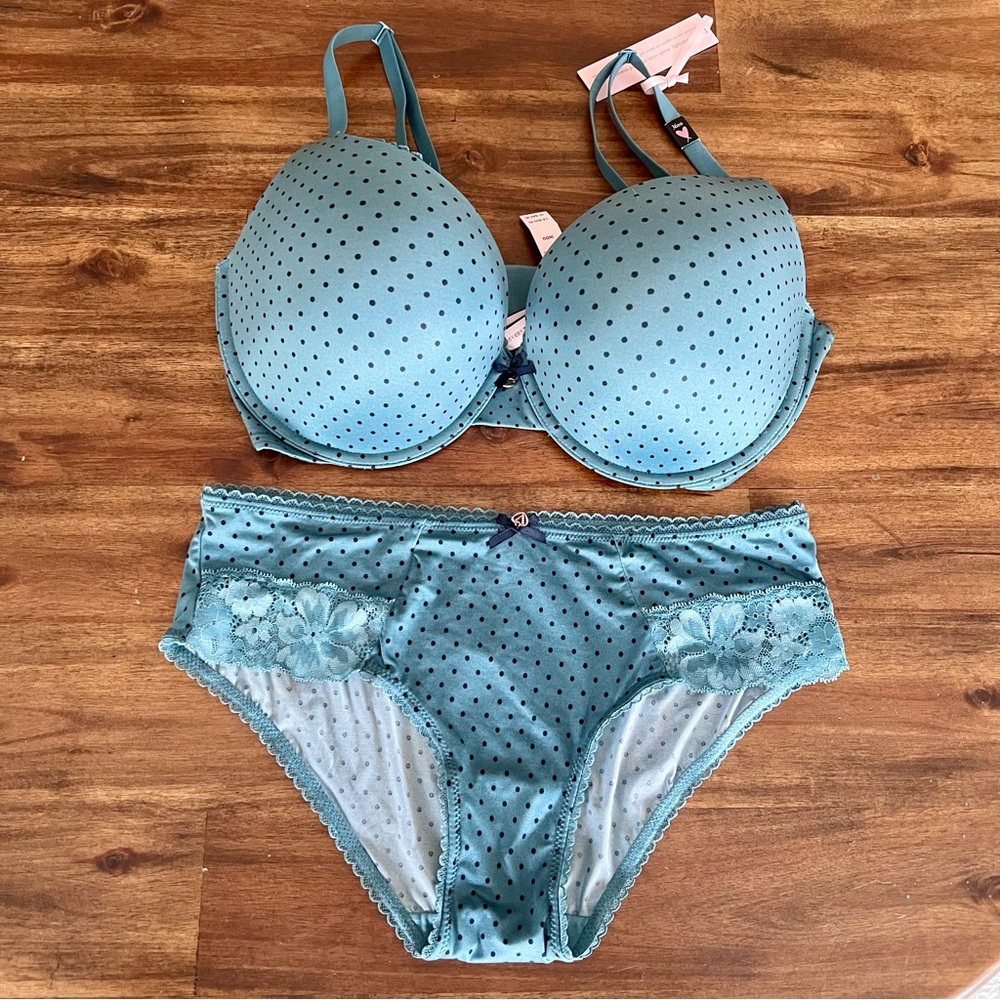 Victoria's Secret bra & panty set, 36DD & Medium, blueish green polka dot